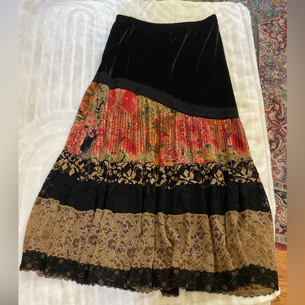 Coldwater Creek boho skirt; M. Red, pink, black, gold, velvet, lace, floral